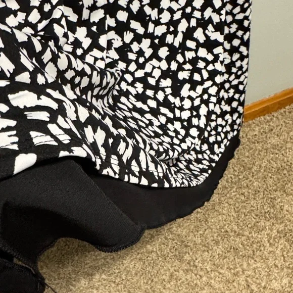 Tiana B. Black and White Floral Midi Dress - Picture 4 of 4